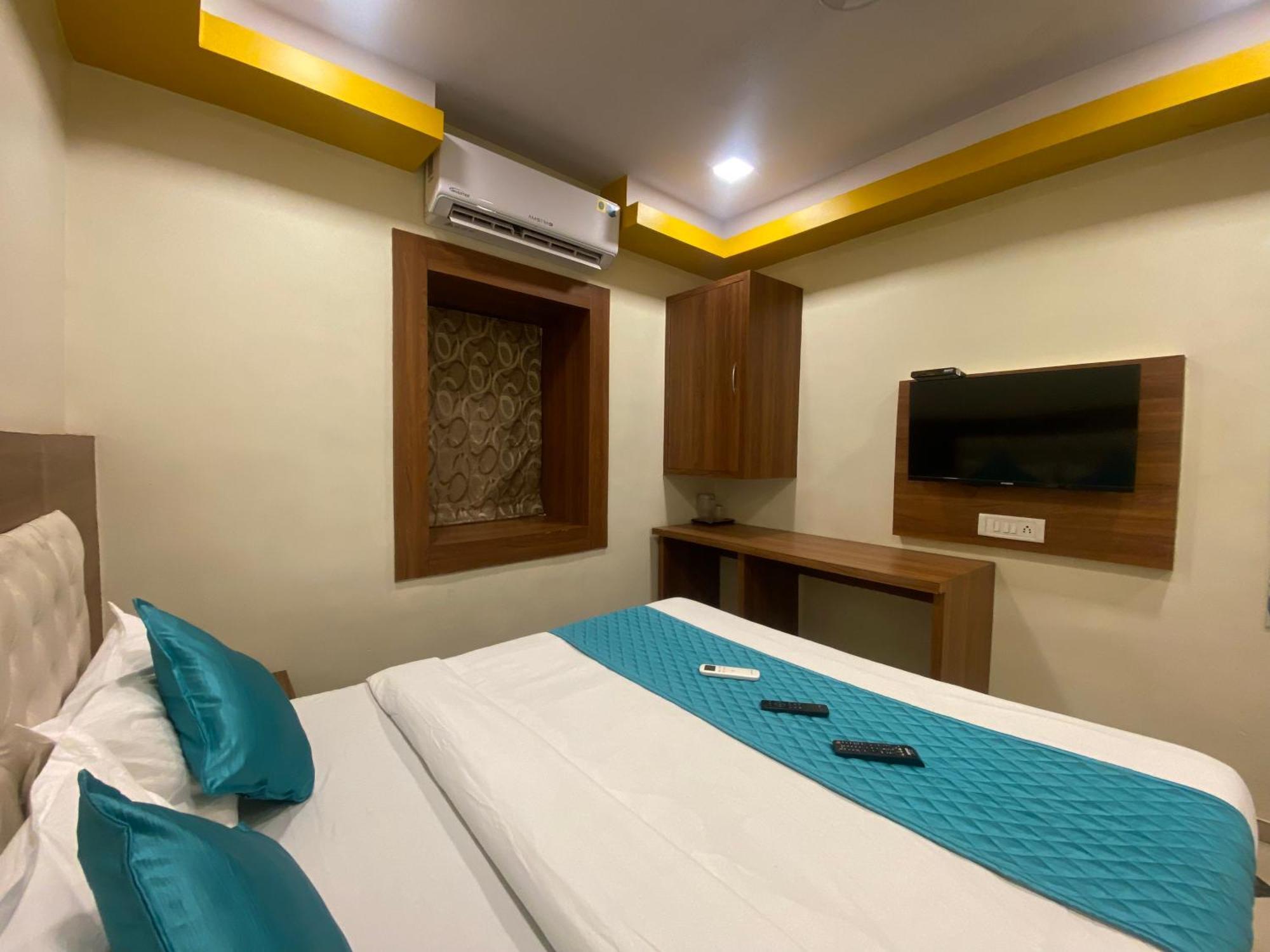 Hotel Jodiya - Near Cst มุมไบ ภายนอก รูปภาพ