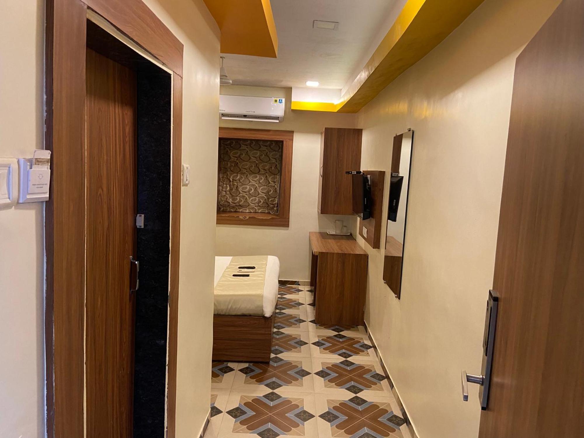 Hotel Jodiya - Near Cst มุมไบ ภายนอก รูปภาพ