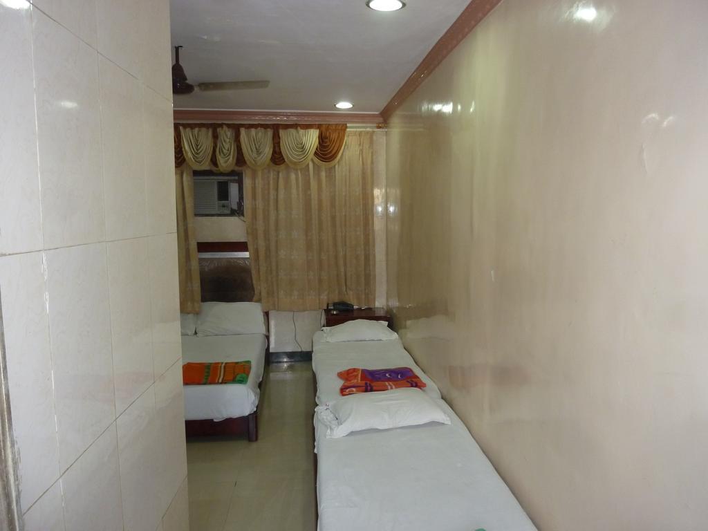 Hotel Jodiya - Near Cst มุมไบ ภายนอก รูปภาพ