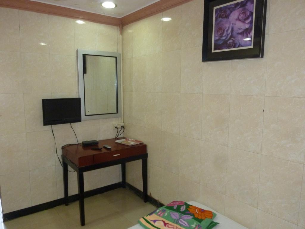 Hotel Jodiya - Near Cst มุมไบ ภายนอก รูปภาพ