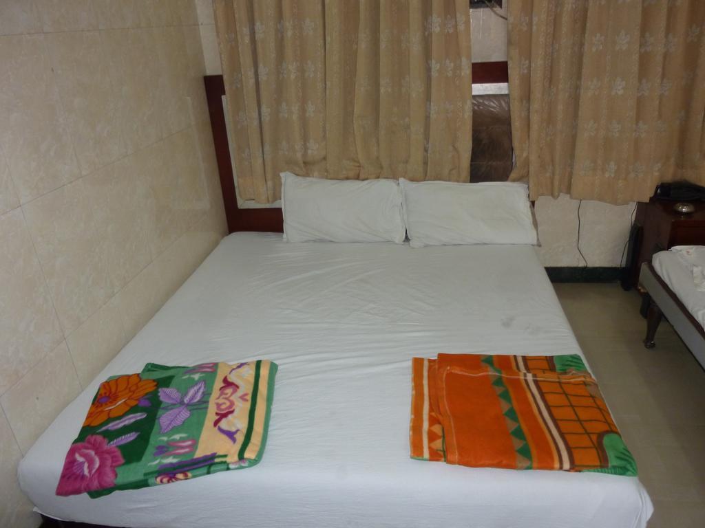 Hotel Jodiya - Near Cst มุมไบ ภายนอก รูปภาพ